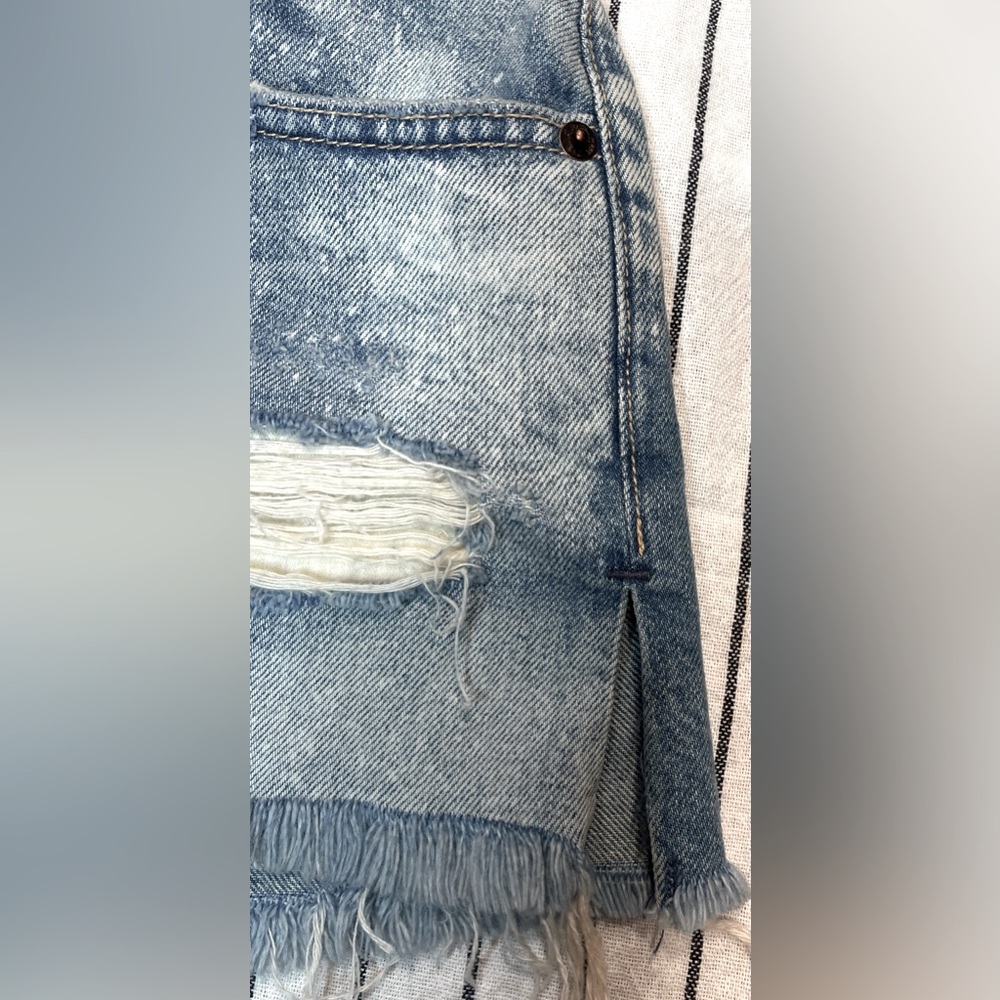 Abercrombie & Fitch AMES LOW RISE BOYFRIEND SHORT Size 24 NWT - Picture 8 of 8